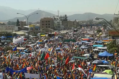 Una cumbre antiimperialista desagravia a Evo