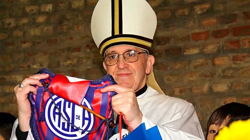 Según Tinelli, el Papa paga religiosamente  la cuota de San Lorenzo