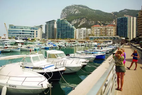 España aumenta la presión sobre Gibraltar