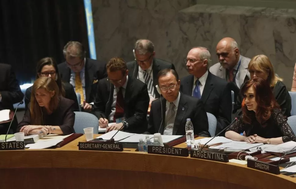 PRO TEMPORE. Cristina ejerce la presidencia durante la reunión de la ONU, junto al secretario Ban Ki-moon REUTERS 