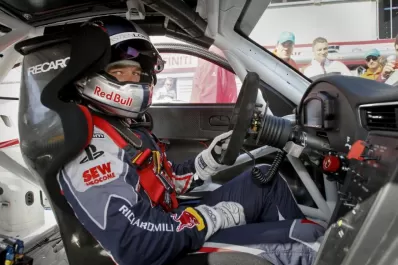 Por Loeb, Citroën muestra las dos caras del deporte