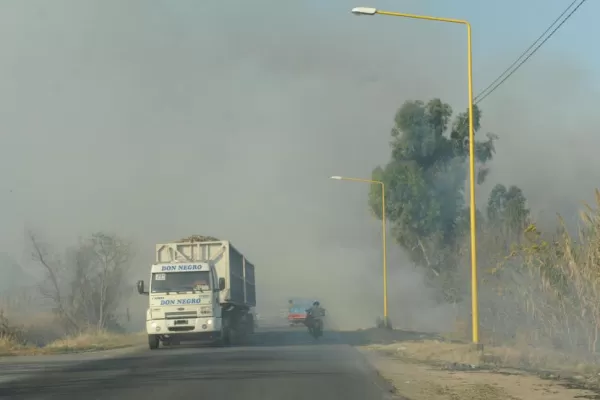 La quema de caña y de pastizales no cesa en la provincia