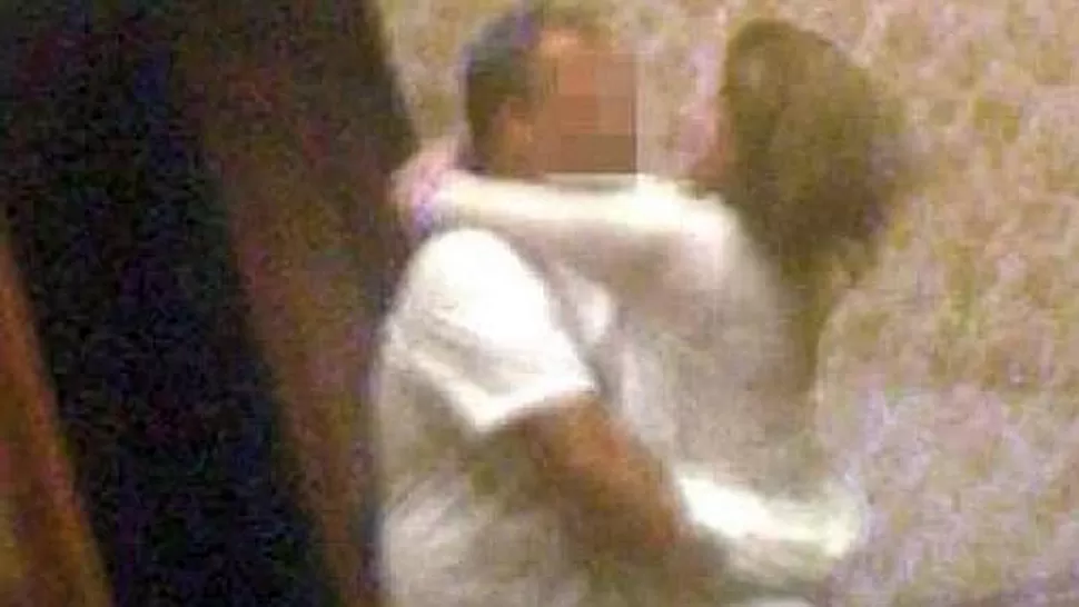 MOMENTO HOT. La polémica grabación ya circula por internet. CAPTURA DE VIDEO