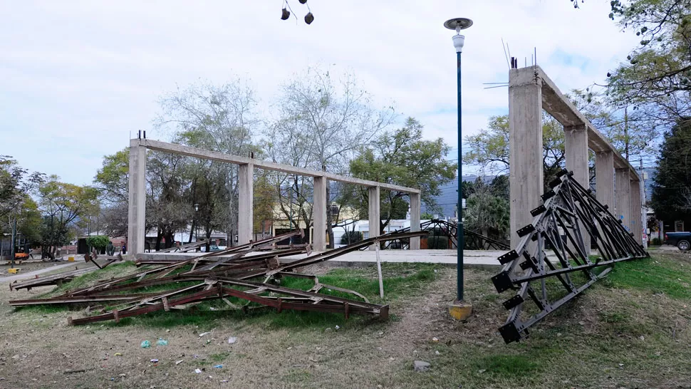 EN TERAPIA. La plaza La Paz se encuentra en etapa de remodelación.