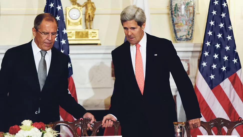 RELACIONES DE SOCIOS. Los ministros de Exteriores Lavrov (Rusia) y Kerry (EEUU) se reunieron en Washington.