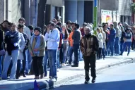 Hubo largas colas ante las comisarías para justificar que no votaron