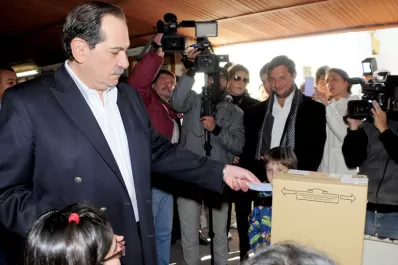 Los políticos tucumanos, a las urnas