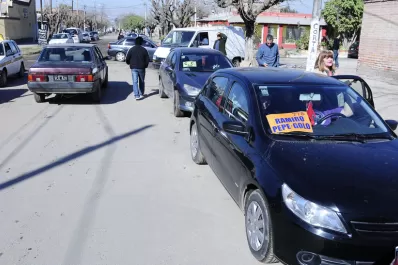 El oficialismo monopolizó el traslado de electores