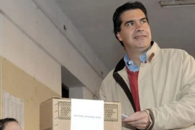 Capitanich estrenó el nuevo sistema de sufragio con troquel