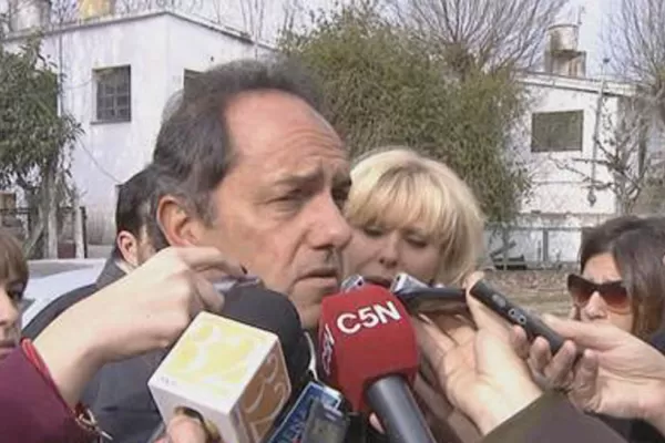 Scioli hizo una hora de cola para votar