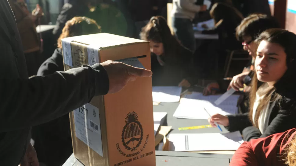 CONVOCATORIA. El 80 % del padrón votó ayer. LA GACETA / FOTO DE OSVALDO RIPOLL