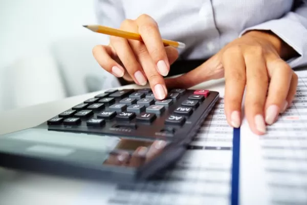La clase media paga Ganancias como si fuera una corporación