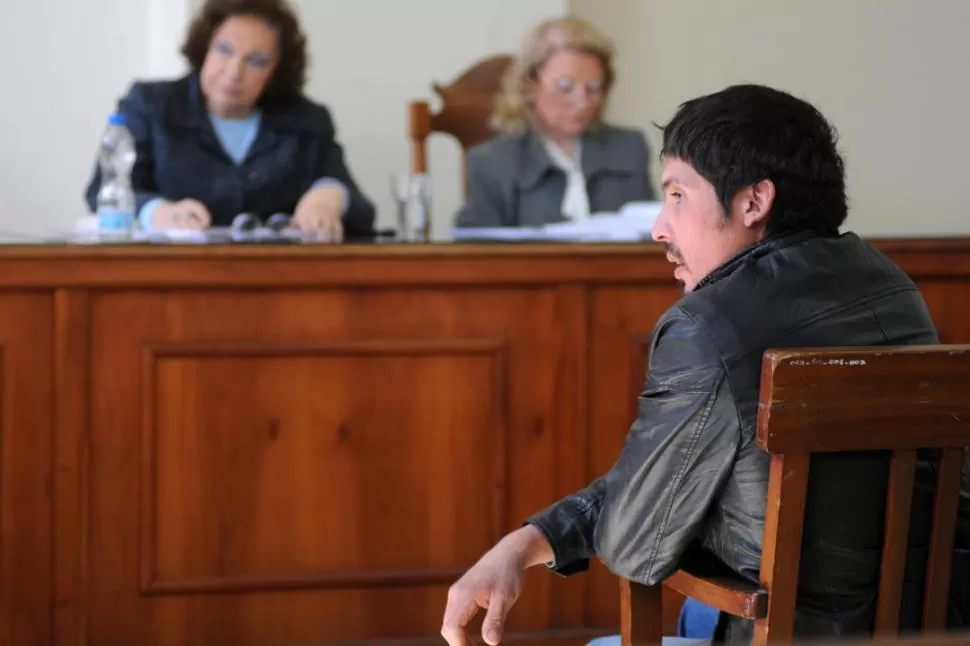 ANTE LOS JUECES. Franco Visuara, acusado de partícipe necesario, se sentó en el banquillo y prestó declaración. LA GACETA / FOTO DE INES QUINTEROS ORIO
