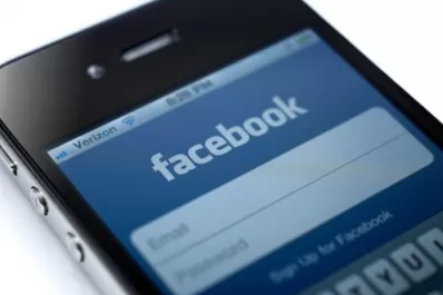 Subir demasiadas fotos a Facebook repele amigos