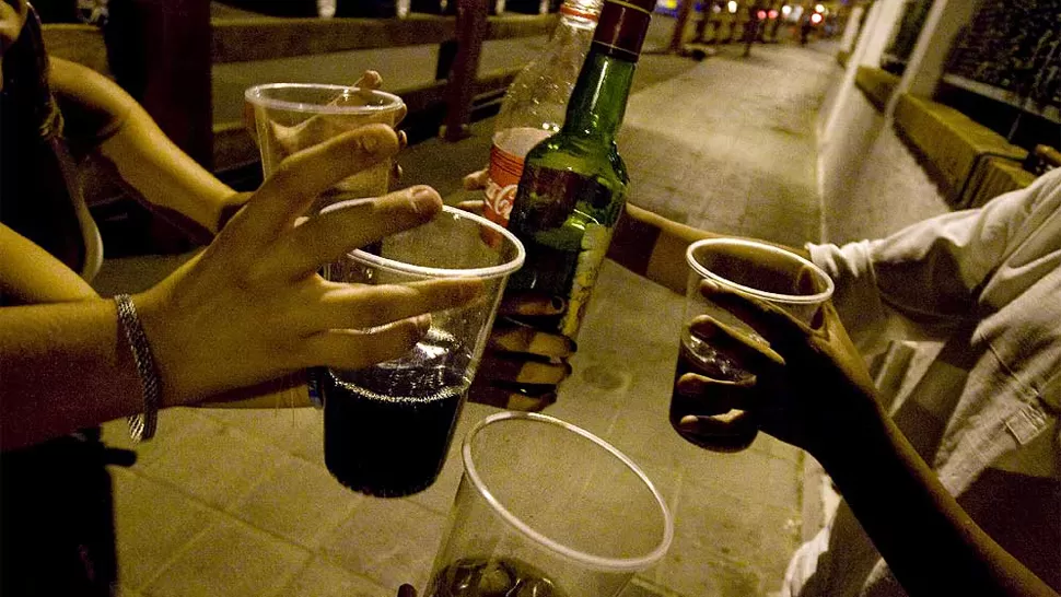 MÁS GRADUACIÓN ALCOHÓLICA. La diversión noctura de los jóvenes tiene más sustancias fuertes. TELENOCHEONLINE.COM