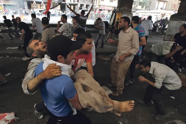 Conmociona a Egipto un nuevo Día de ira con un baño de sangre