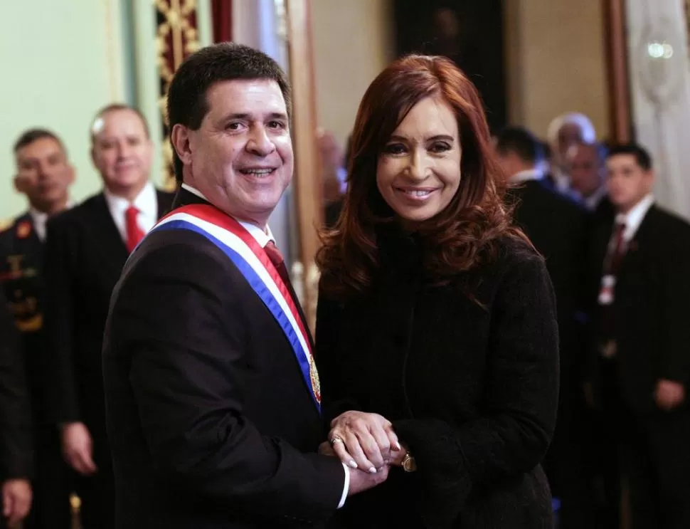 DIÁLOGO. Cartes recibió a la presidenta argentina, en la sede del Gobierno. REUTERS
