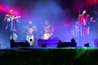 Los Tekis se quedaron sin luz y con los aplausos