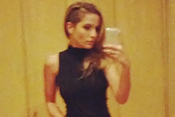 El sexy look de Brenda Asnicar en la presentación de Cumbia Ninja