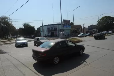 Los únicos que ganan en la rotonda de la Solano Vera son los prepotentes