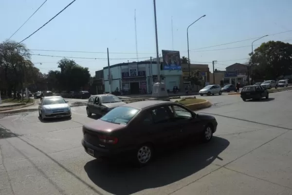 Los únicos que ganan en la rotonda de la Solano Vera son los prepotentes