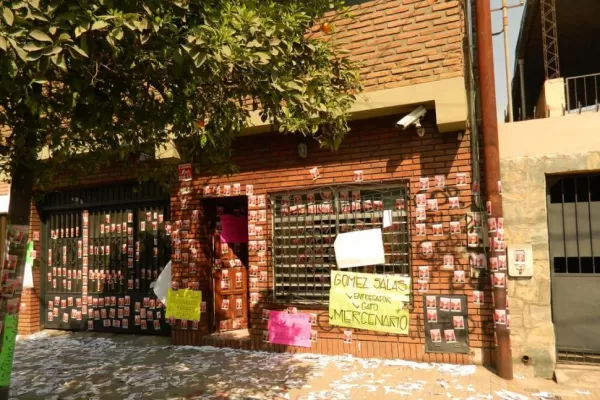 Directivos de la Caja Popular denunciaron escraches de La Bancaria en sus viviendas