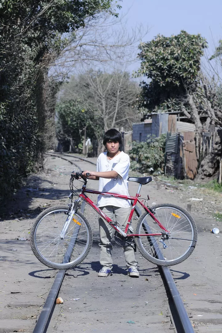 FELICIDAD. La bici que le regalaron el último día de filmación.  LA GACETA / FOTOS DE ANALIA JARAMILLO 