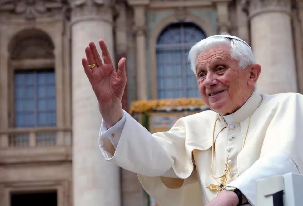 REVELACIÓN. Según Benedicto, Dios quería que Francisco sea Papa. LA GACETA / ARCHIVO