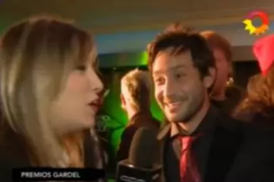 Luciano Pereyra le comió la boca a la notera de CQC en plena entrevista