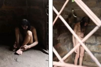 No podían pagarle un tratamiento médico a su hijo y lo encerraron por 30 años en una jaula