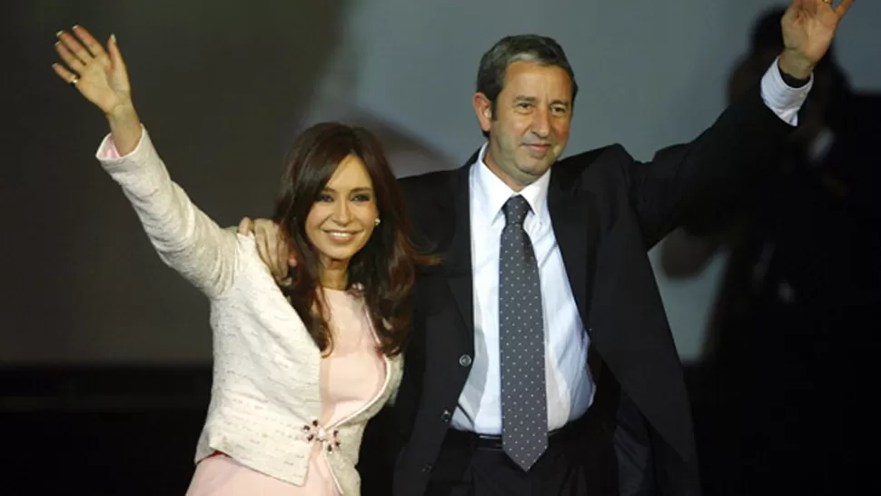 OTRAS ÉPOCAS. Cristina y Cobos cuando compartieron la fórmula presidencial. Ahora están distanciados. FOTO DE SITIOSARGENTINA.COM.AR
