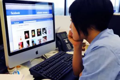 Subir fotos a Facebook es señal de baja autoestima