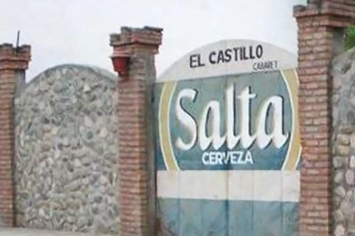 Orán: Un jefe policial estaba borracho en un cabaret