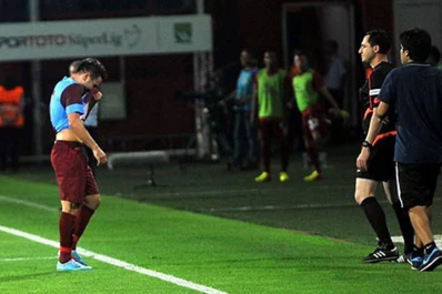 Un jugador quebró en llanto por los insultos de su hinchada