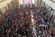 Cientos de alumnos universitarios coparon el Rectorado