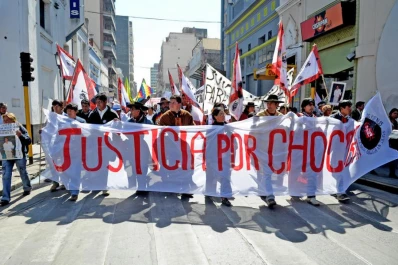 Piden justicia con gritos y coplas