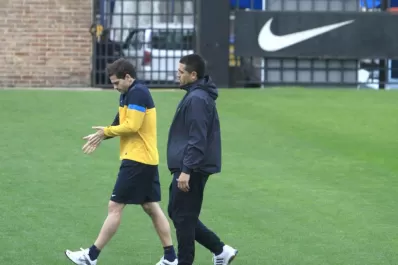 La peor noticia: Riquelme no jugaría dos partidos