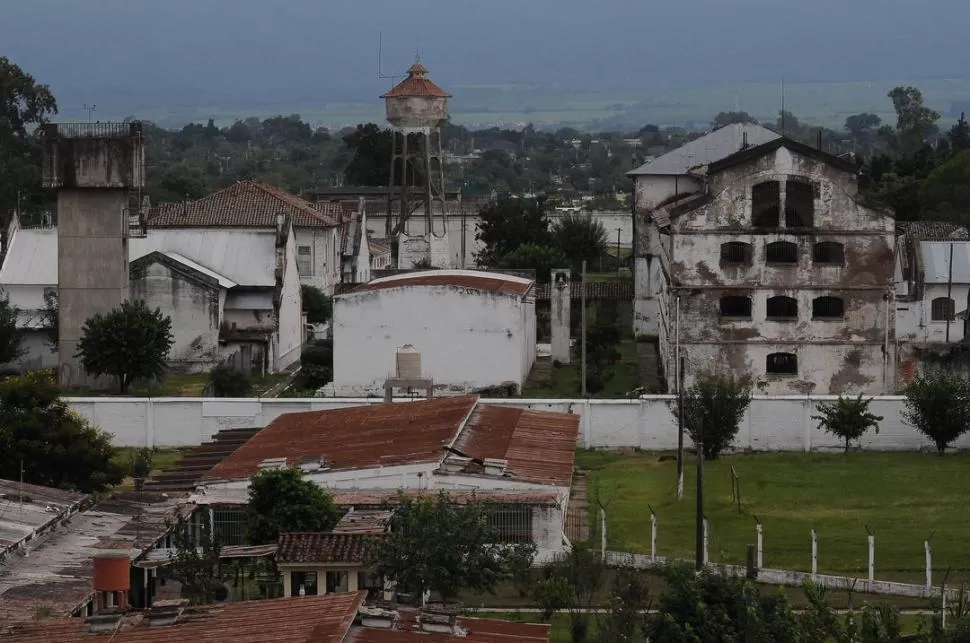 PREDIO PENITENCIARIO. La cárcel de Villa Urquiza, inaugurada en 1927, está ubicada en México al 1.200. LA GACETA / FOTO DE JOSE NUNO (ARCHIVO)