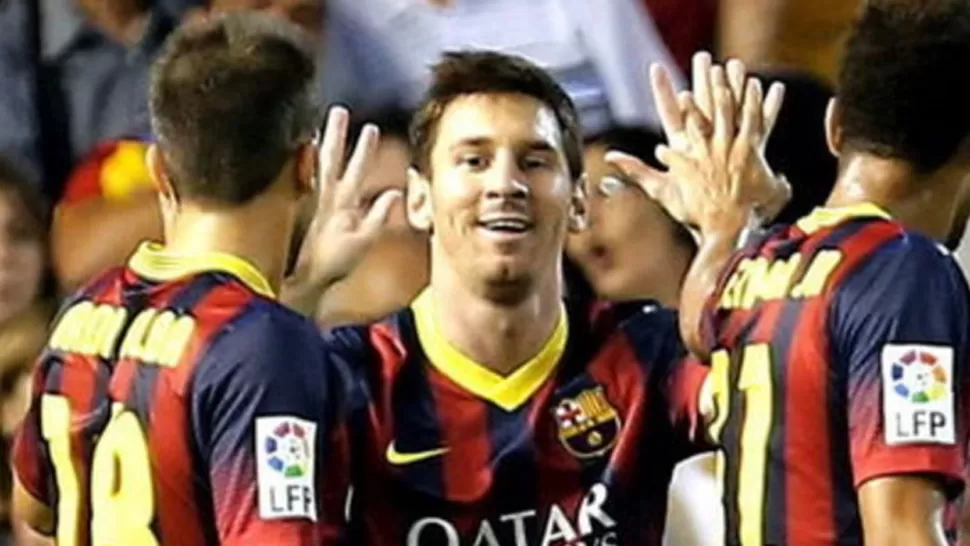 IMPLACABLE. Messi, durante el festejo de uno de sus tres goles. FOTO TOMADA DE TELEFENOTICIAS.COM.AR