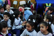 Los  payasores  se adueñan del aula y muestran que entre risas se aprende mejor