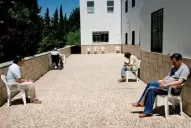 Los locos son menos peligrosos que  la gente común