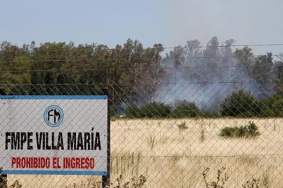 Fuerte explosión en una fábrica militar de Villa María deja al menos un muerto