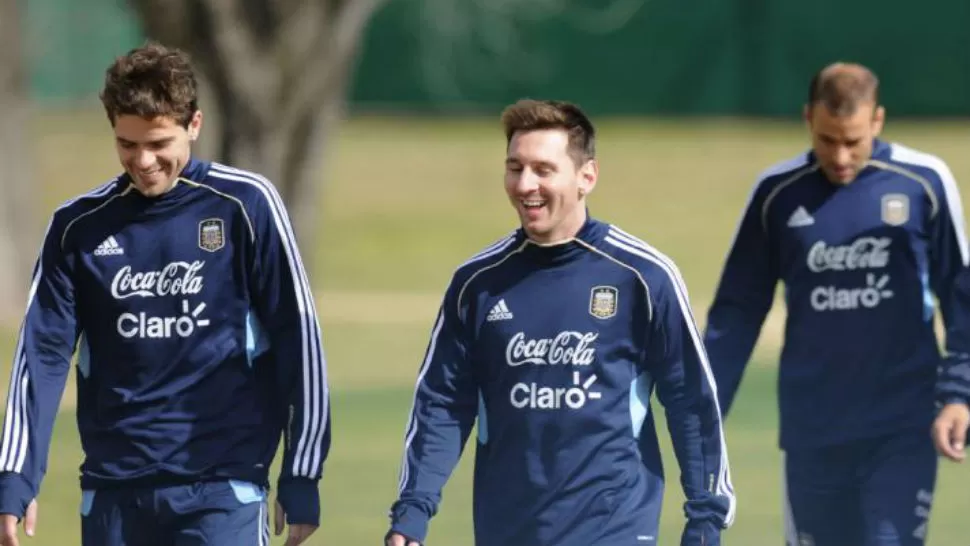JUNTOS. Gago y Messi, en la práctica de la mañana. DYN