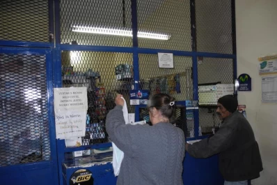 Viven a metros de la jefatura y sufren robos