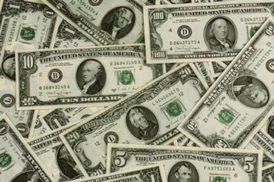 Sube el dólar oficial y el blue está más controlado