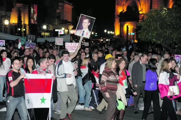 Marcha en Tucumán contra la intervención de EEUU en Siria