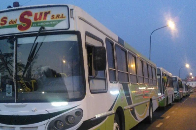 Choferes de las líneas Buscor y Rutas del Sur se encuentran de paro