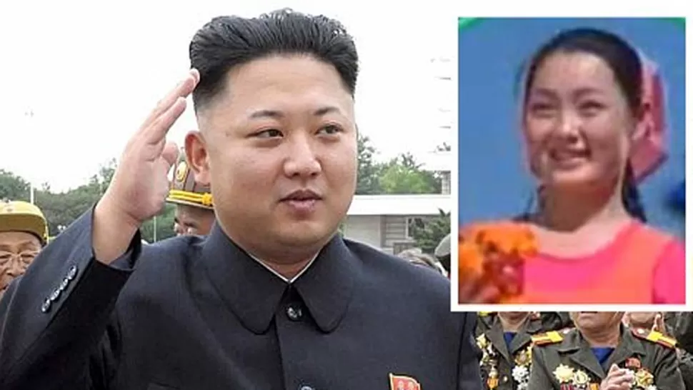 EXNOVIOS. El líder norcoreano  Kim Jong-un. A la derecha, la hoy excantante Hyon Song-wol. FOTO TOMADA DE DIARIOUNO.COM.AR