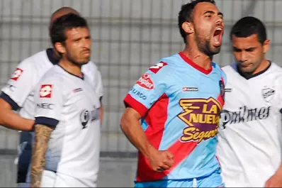 Con un golazo de Rolle, Arsenal venció a Quilmes