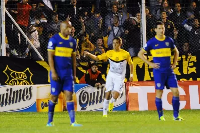 Boca fue goleado por Olimpo en Bahía Blanca
